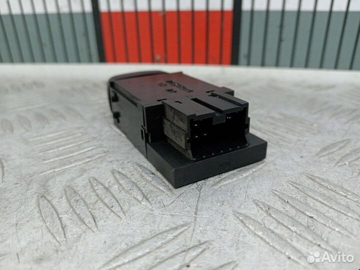 Кнопка для Mitsubishi Space Star 1