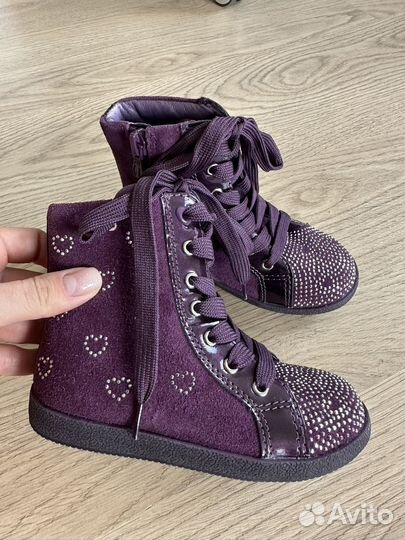 Ботинки для девочки новые 25