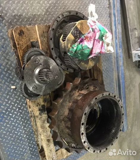 Редуктор хода 207-27-00371 komatsu pc300-7