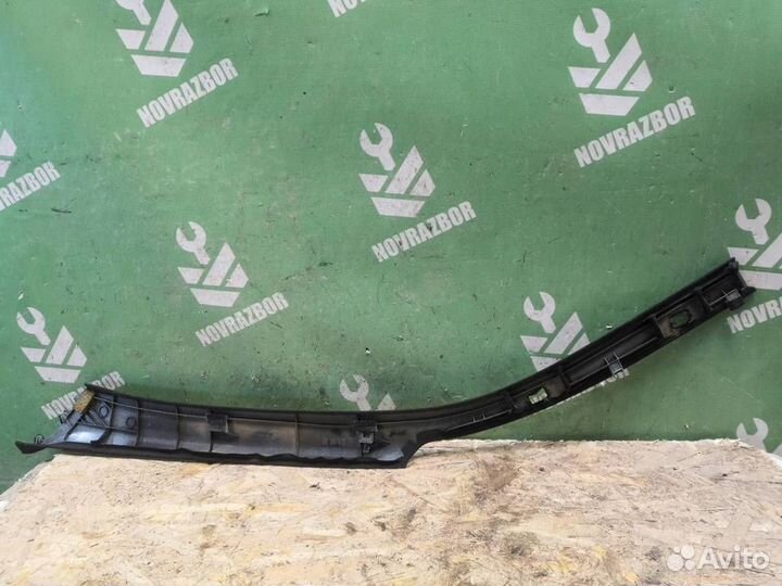 Обшивка стойки Мерседес Бенз 210 Е-класс