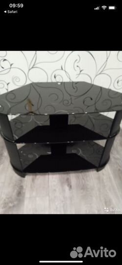 Столик стеклянный под телевизор