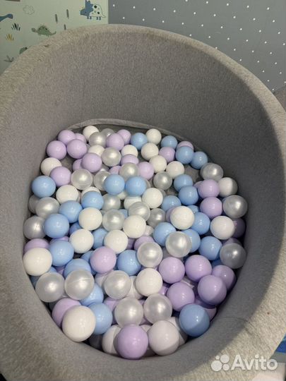 Сухой бассейн с шариками