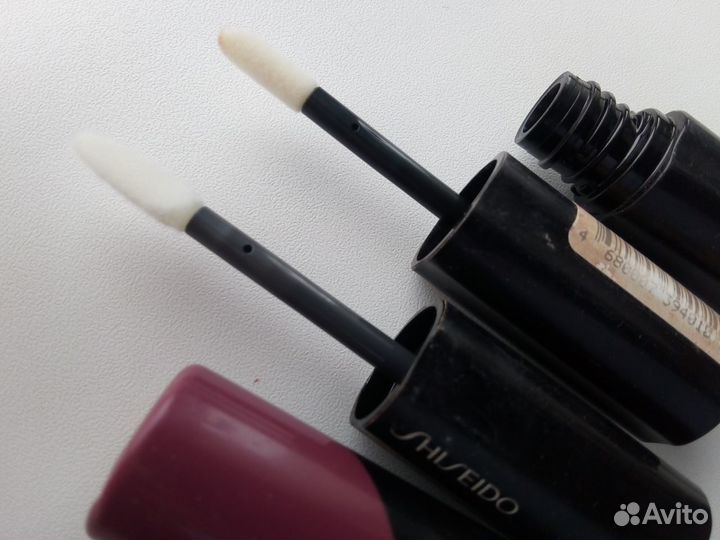 Помада, блеск для губ