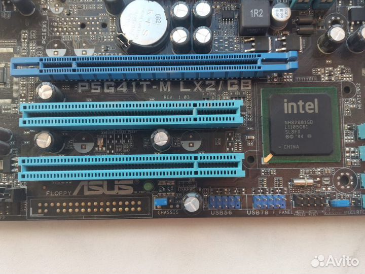 Материнская плата с процессором и памятью