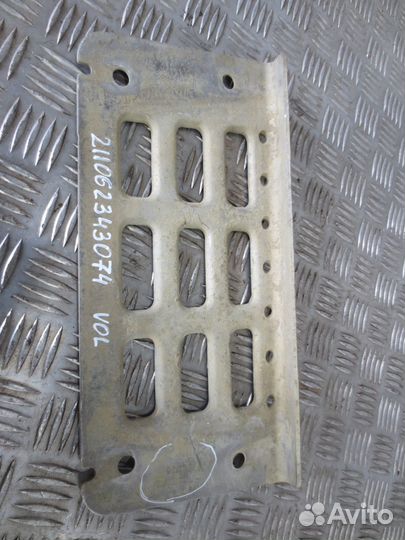 Ступенька Volvo 1063726