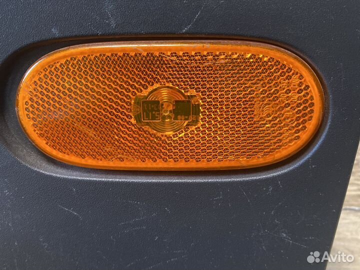 Mercedes sprinter 906 молдинг левой стойки кузова