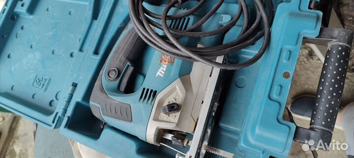 Электро лобзик Makita jv0600k