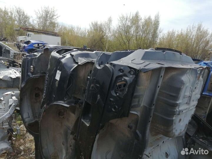 Задняя панель Kia Spectra