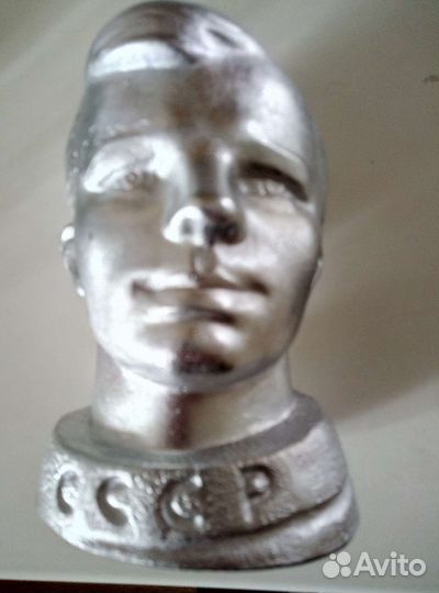 Бюст Гагарина