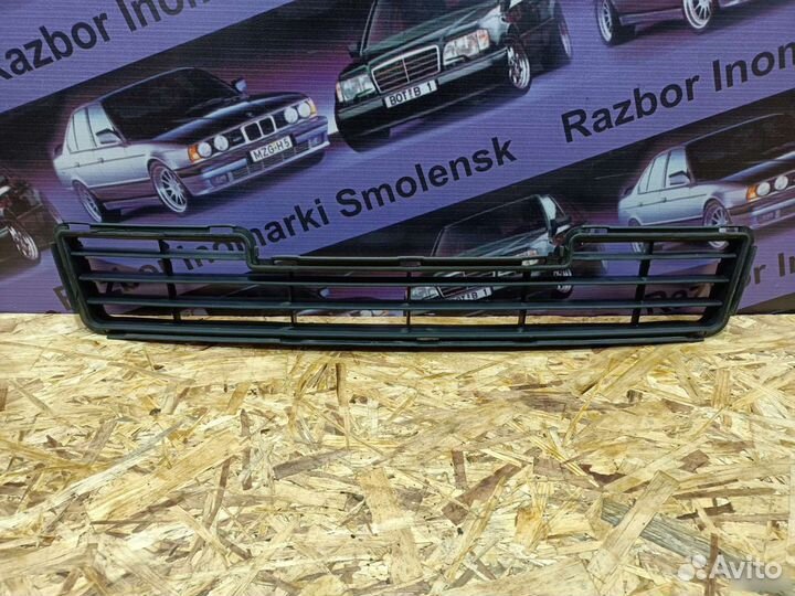 Решетка бампера Mitsubishi Carisma 2002