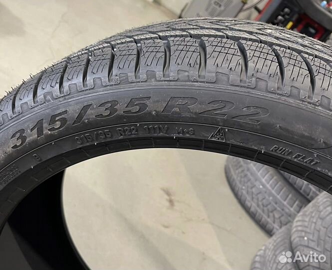 Pirelli Scorpion Winter RFT 275/40 R22 и 315/35 R22 110V