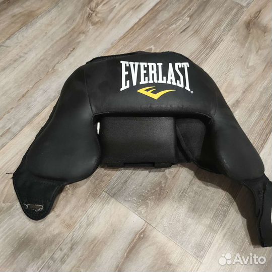 Боксерские перчатки, кроссовки, шлем