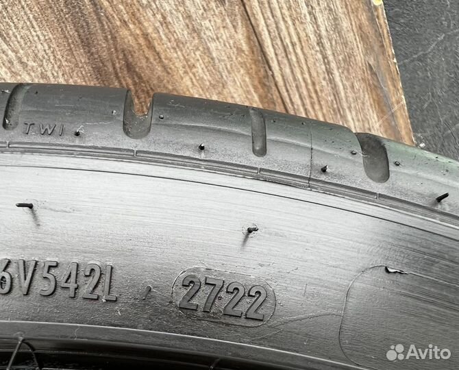 Pirelli P Zero 275/35 R23 108Y