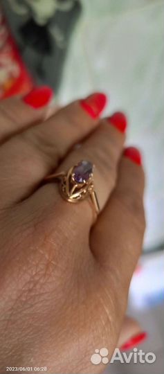 Золотое кольцо с александритом