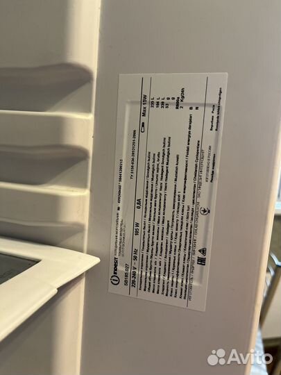 Холодильник Indesit бу