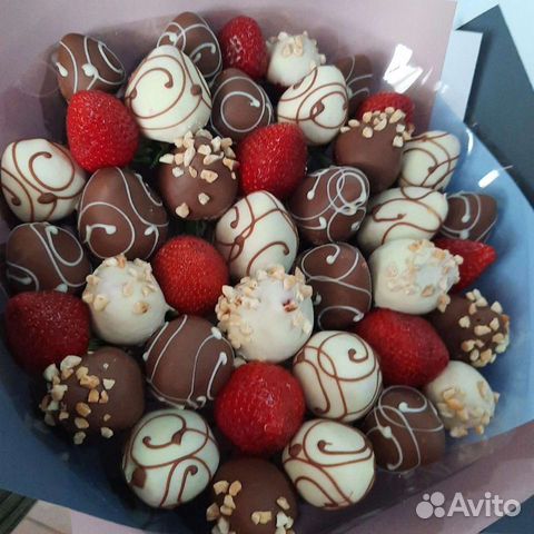 Клубника в шоколаде букеты