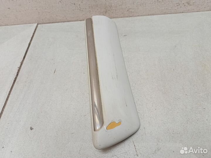 Молдинг переднего левого крыла