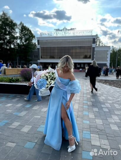 Платье женское 42 44 голубое вечернее