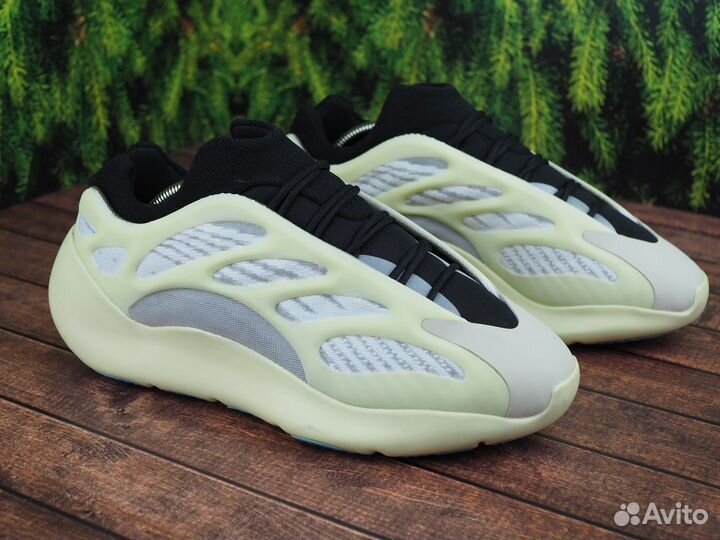 Кроссовки /adidas yeezy 700 мужские