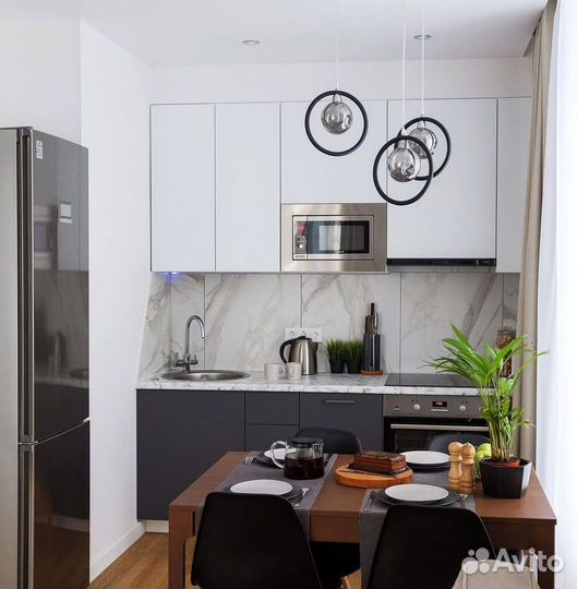 Угловая в потолок кухня на заказ