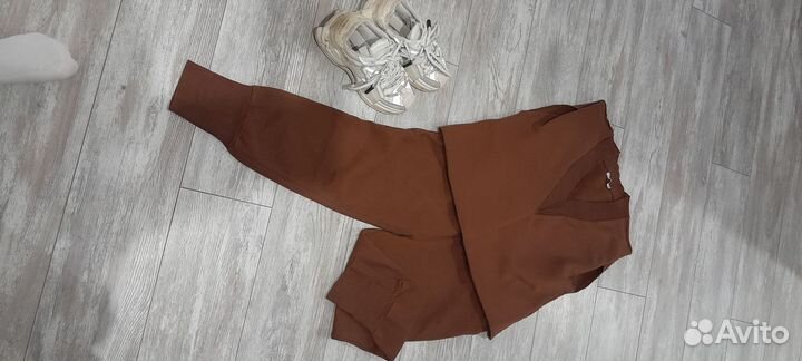 Спортивный костюм женский