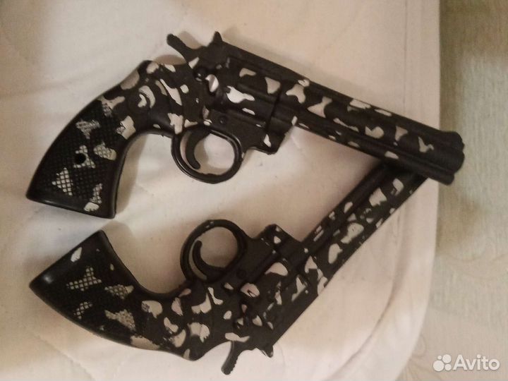 Пистолет игрушка