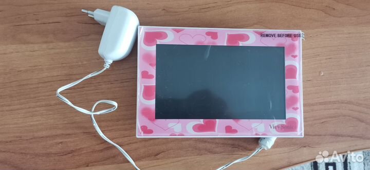 Цифровая фоторамка Viewsonic VFA725W-90E