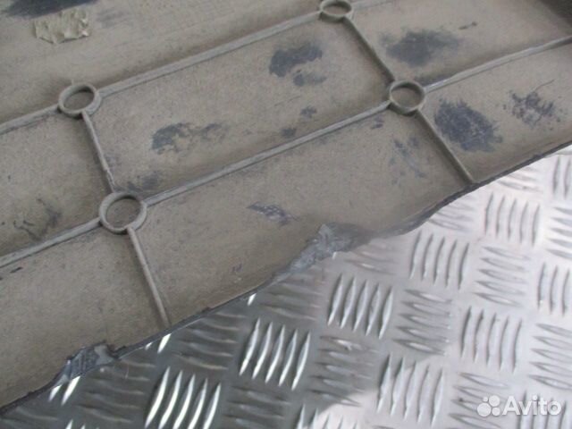 Корпус подножки левый Volvo 82644146