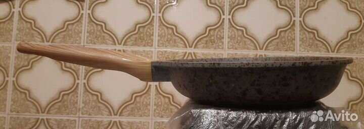 Сковорода гранитная, 24см