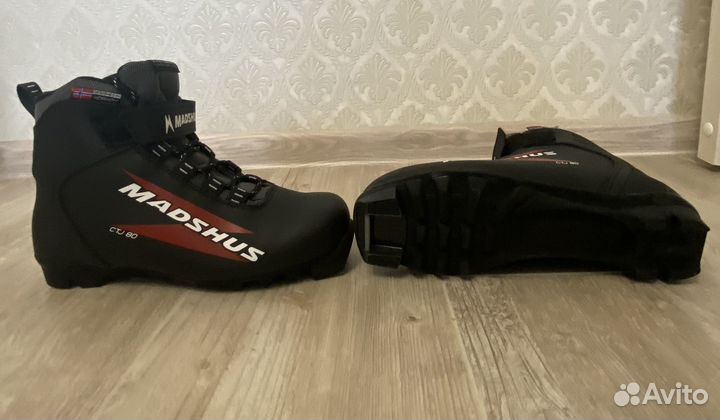 Лыжные ботинки