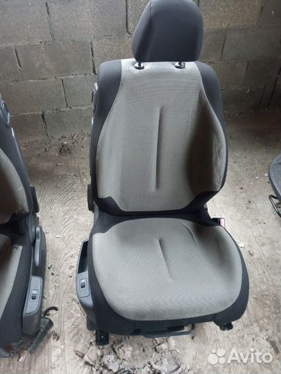 Сиденья на Citroen C4 купе