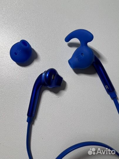 Проводные наушники samsung