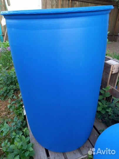 Бочки пластиковые для полива,227л,без крышек