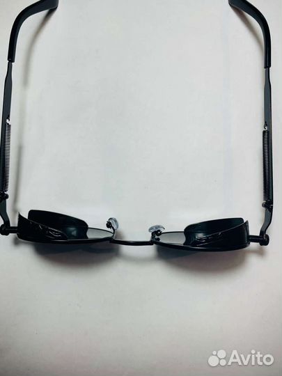 Очки солнцезащитные