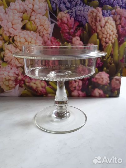 Старинные вазы для сахара, варенья на ножке