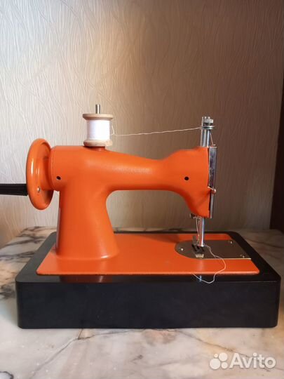 Детская швейная машина дшм1В СССР
