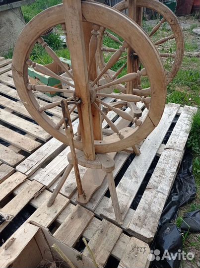 Прялка деревянная
