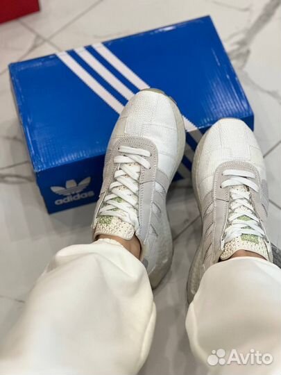 Кроссовки adidas retropy e5