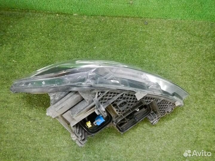 Фара правая Mercedes-Benz V-Class/Vito/Viano