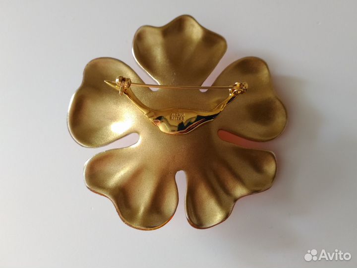 Брошь 