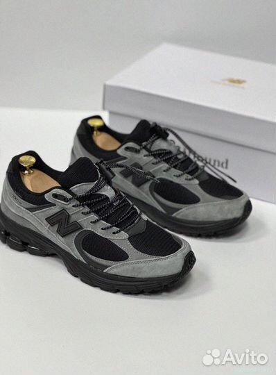 Элегантные кроссовки New Balance 2002R для мужчин