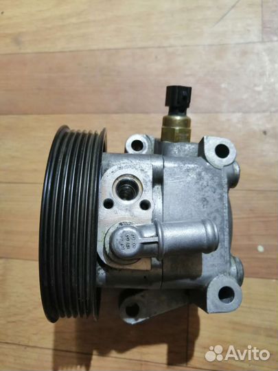 Насос гур Ford Focus lll 1.6l