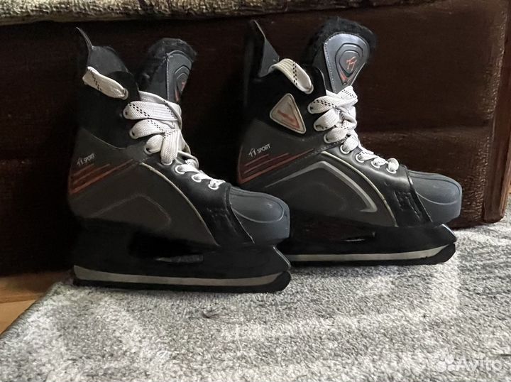 Коньки хоккейные 40 размер