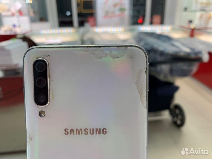 Samsung Galaxy A50, 4/64 ГБ