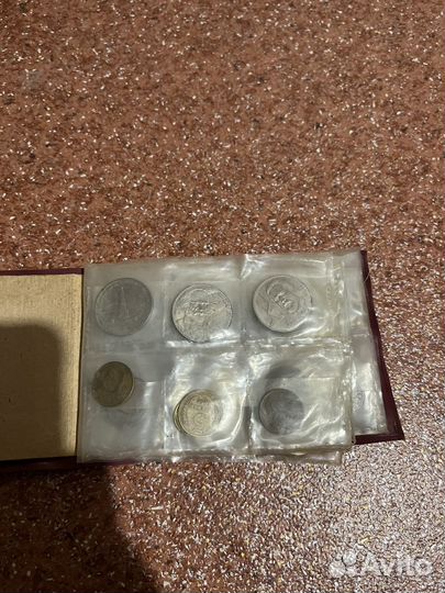 Альбом старых монет (советских и иностранных )