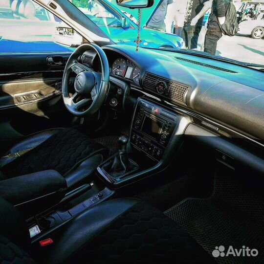 Руль a4 b9 a5 с подогревом и вырезом под лепестки