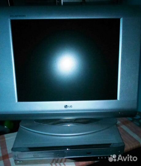 Плоский монитор-телевизор LG Flatron (2 шт.)