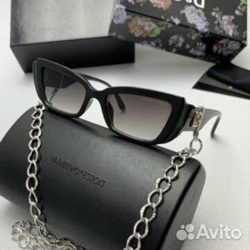 Солнцезащитные очки разных брендов