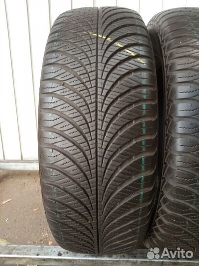 Goodyear Vector 4Seasons Gen-2 SUV 235/65 R17 108V