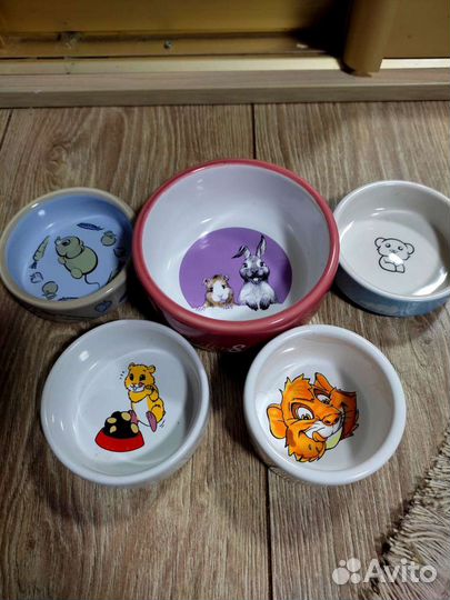 Когтеточки,переноски,лежанка,лотки,миски